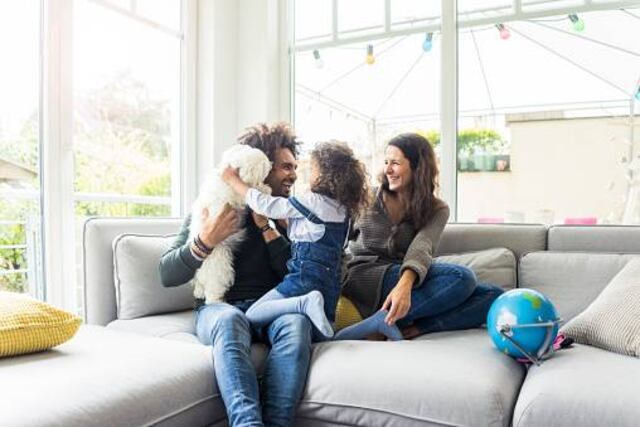 Estudio revela que cuidar a los hijos cansa más que trabajar