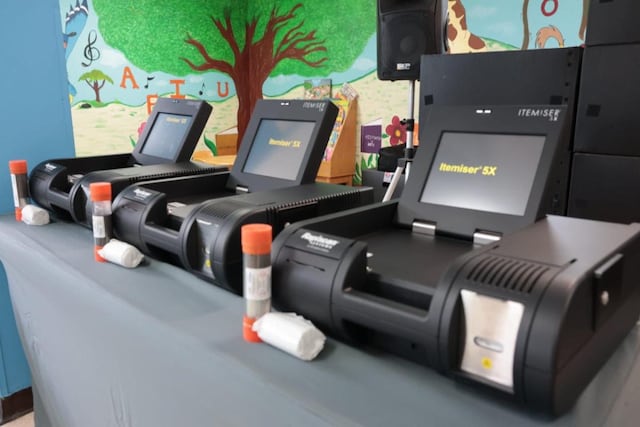 Corrección adquiere nuevo equipo para detectar drogas y explosivos en cárceles