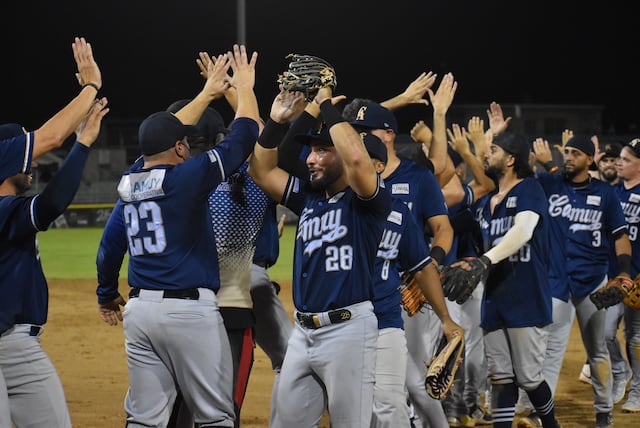 Doble A: Arenosos de Camuy ponchan boleto a la semifinal
