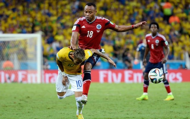 Jugador colombiano que golpeó a Neymar recibe amenazas de muerte