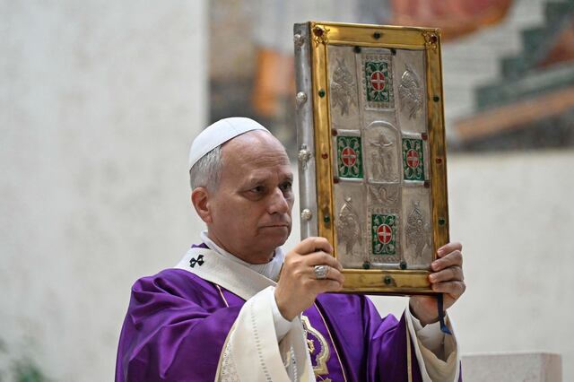 El papa pide el cese de las hostilidades en Oriente Medio tras los últimos bombardeos