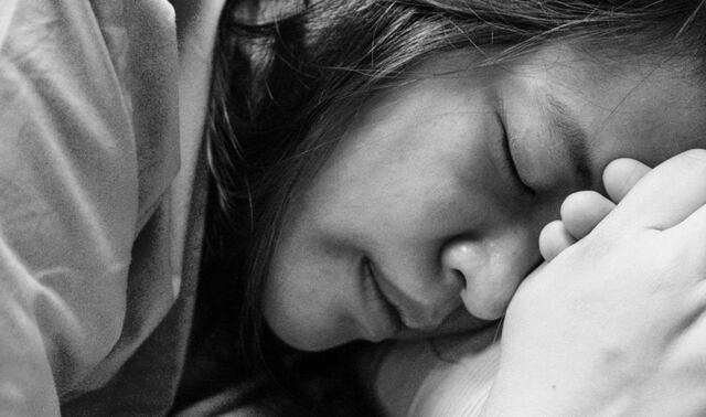 Un hombre atacó a su esposa con ácido por dar a luz una niña