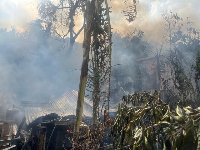 Incendio consume residencia y afecta a otras dos en comunidad de Ponce