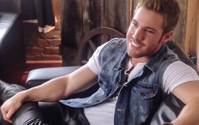 Josey Greenwell deja de ser gay para alcanzar la fama