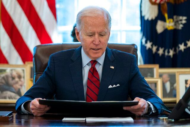 Joe Biden extiende ayuda a propietarios de viviendas morosos