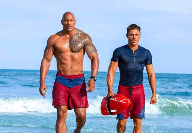 Baywatch se cuelga en taquillas