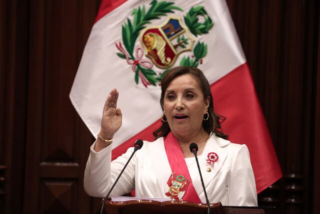 Presentan por segunda ocasión petición para remover presidenta de Perú de su cargo