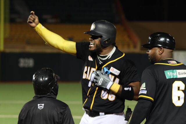 Gigantes derrotan a los Indios