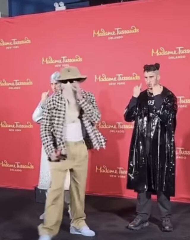 VIDEO: Así reaccionó Bad Bunny cuando vio sus figuras de cera