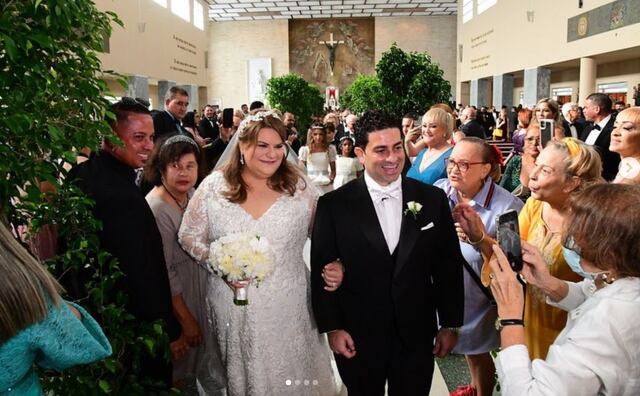 Jenniffer González y José Yovin celebran un mes de casados