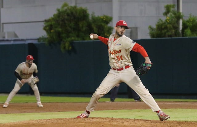 Toritos arrollan 18-1 a Titanes y avanzan a la semifinal