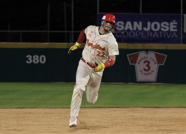 Pelota Doble A: Sigue productivo el bate de Kevin Luciano