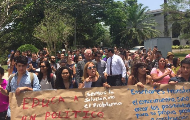 UPR Mayagüez se manifiesta contra recortes presupuestarios