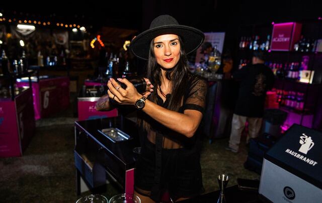 Nadin Elías: la “mixóloga del café” que revoluciona la coctelería con expresiones líquidas