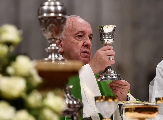 Papa Francisco revela que padece inflamación pulmonar