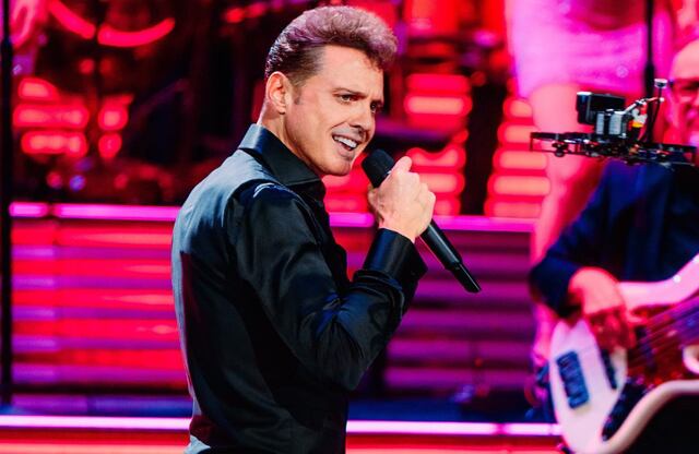 Luis Miguel le habla aunque sea un poco al público boricua en su concierto