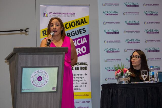 Adiestran 100 nuevos intercesores legales para apoyar sobrevivientes de violencia doméstica