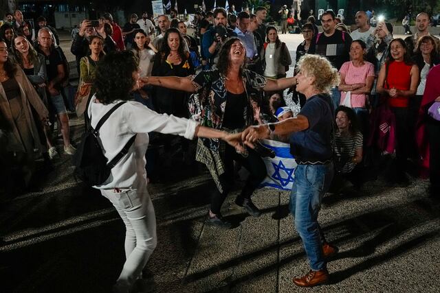 Hamás libera a 24 rehenes a cambio de 39 presos palestinos como parte del canje de alto el fuego