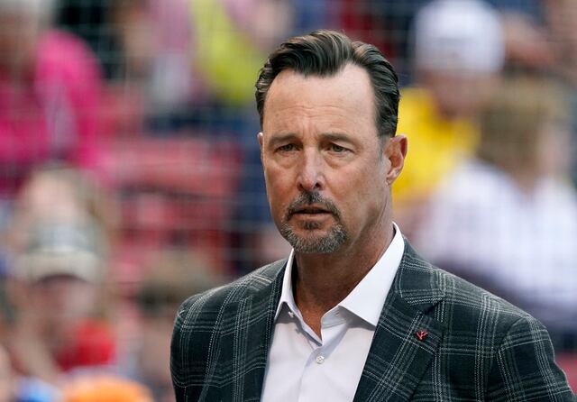 Medias Rojas confirman que Tim Wakefield está bajo tratamiento médico
