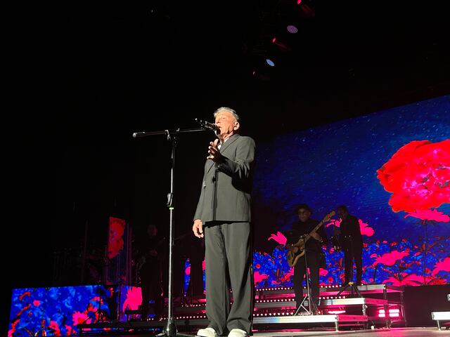 Romance, anécdotas y reflexiones: Así fue el concierto de Ricardo Montaner en el Choliseo