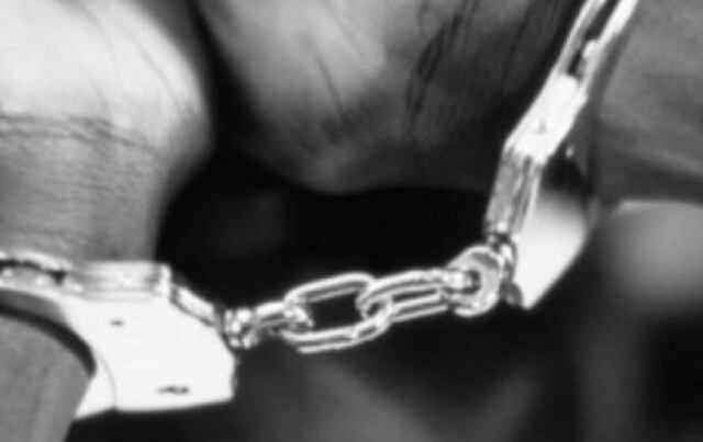Mujer es detenida por masturbarse al ver "50 Sombras de Grey"
