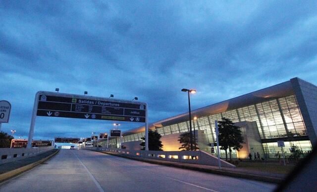 Ofrecen $300 por aceptar trabajos en el Aeropuerto Luis Muñoz Marín