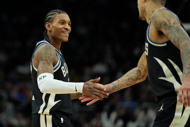 Bucks amplían su racha de victorias a 6, al aplastar a Pelicans