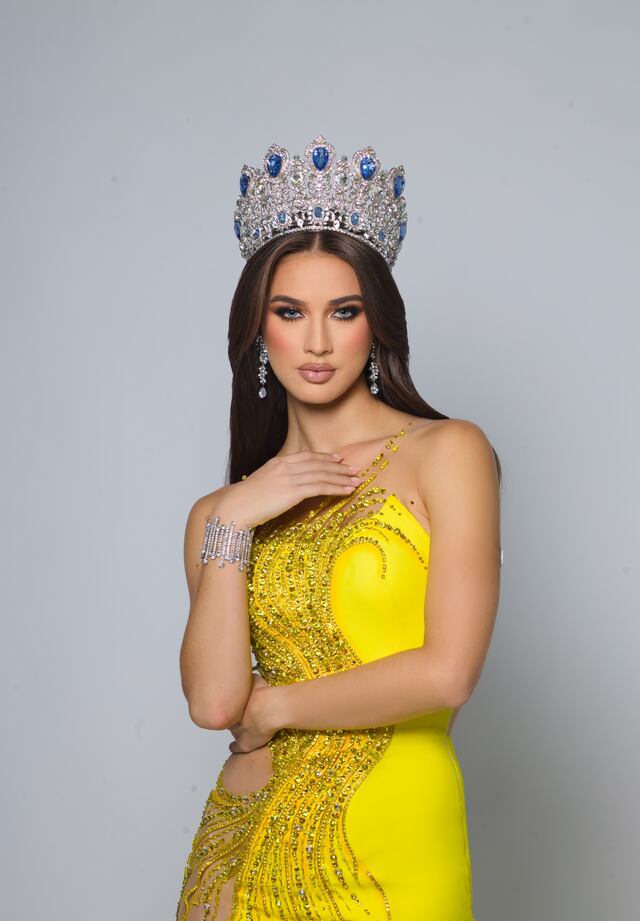 Ana Paola Figueroa parte a Vietnam para competir en Miss Cosmo 2025