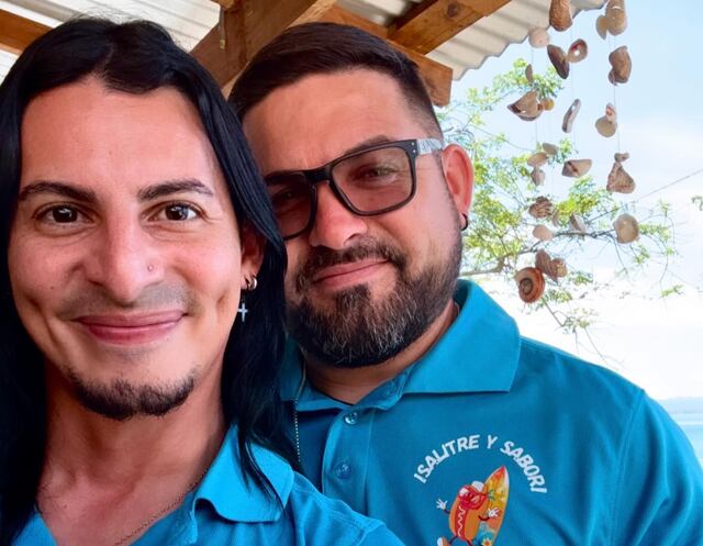 Un hot dog, una motivación: jóvenes emprendedores que inspiran en Aguadilla