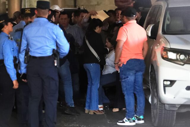 El momento en que un artefacto explosivo hirió a diputada opositora en Honduras