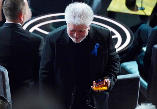 Pedro Almodóvar repudia episodio violento en los Oscar 2022
