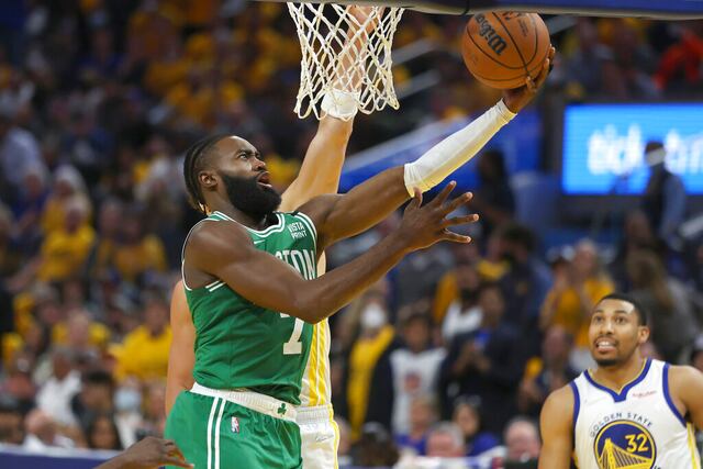 Celtics se roban el primero ante los Warriors en la final de la NBA
