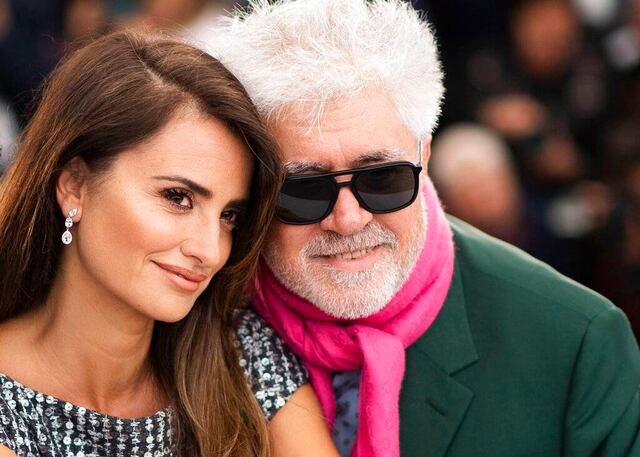 Almodóvar celebra victoria contra algoritmo en Instagram que había censurado póster de su nuevo filme
