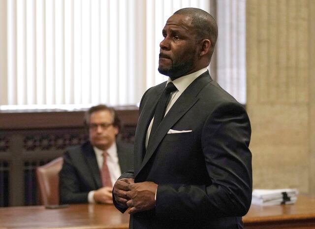 Actualizan acusación de abuso sexual contra R. Kelly