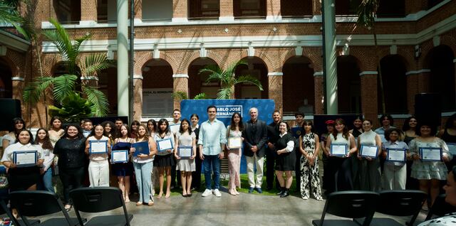 Estudiante de Carolina gana competencia de arte y su obra será exhibida en el Capitolio de EE. UU.