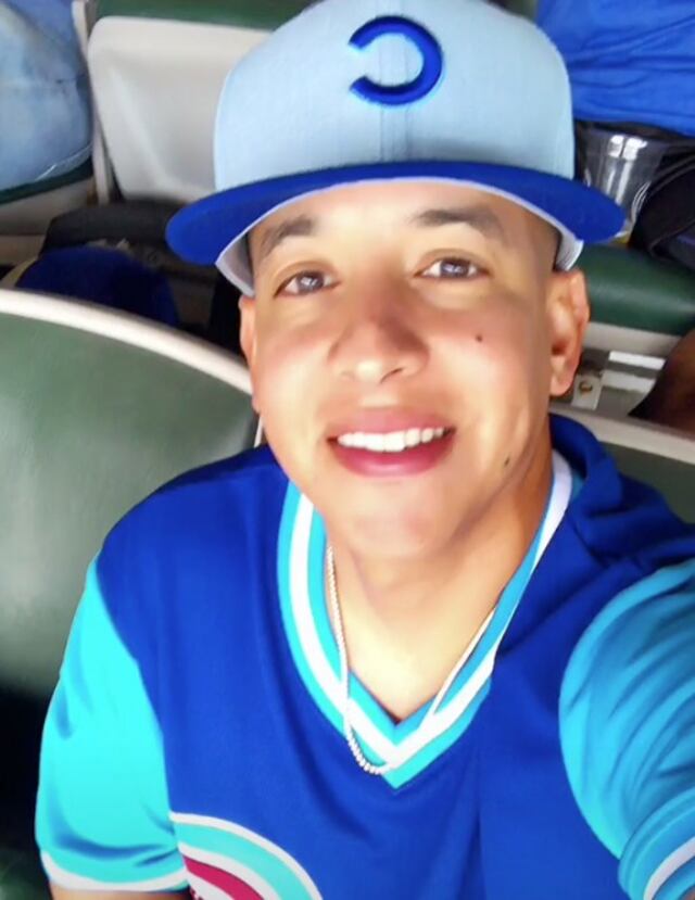 Daddy Yankee va a ver en acción a Javy Báez en Chicago