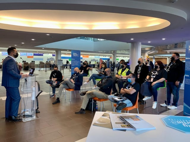 Fundación Ricky Martin y JetBlue se unen para educar sobre la trata humana en el aeropuerto