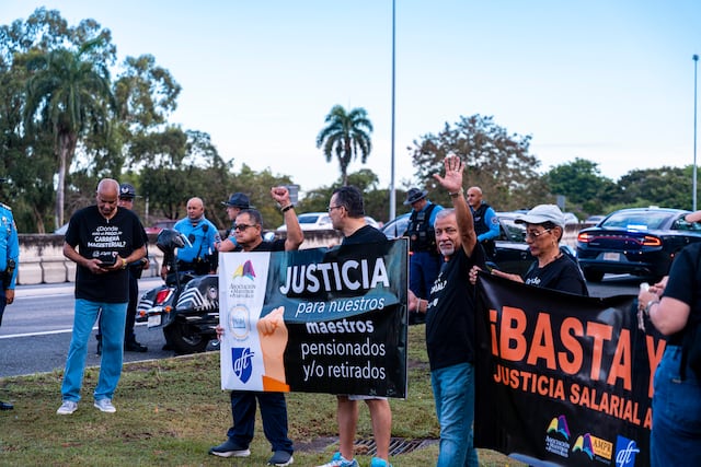 Maestros reafirman reclamo de justicia para el magisterio en el Día Internacional de los Trabajadores