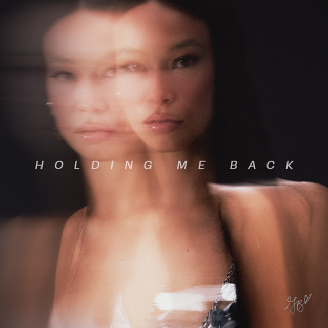 Gabby Black comienza el 2026 con el tema “Holding Me Back”