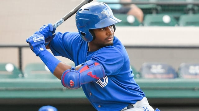 MLB suspende al dominicano Orelvis Martínez por uso de sustancia para mejorar el rendimiento