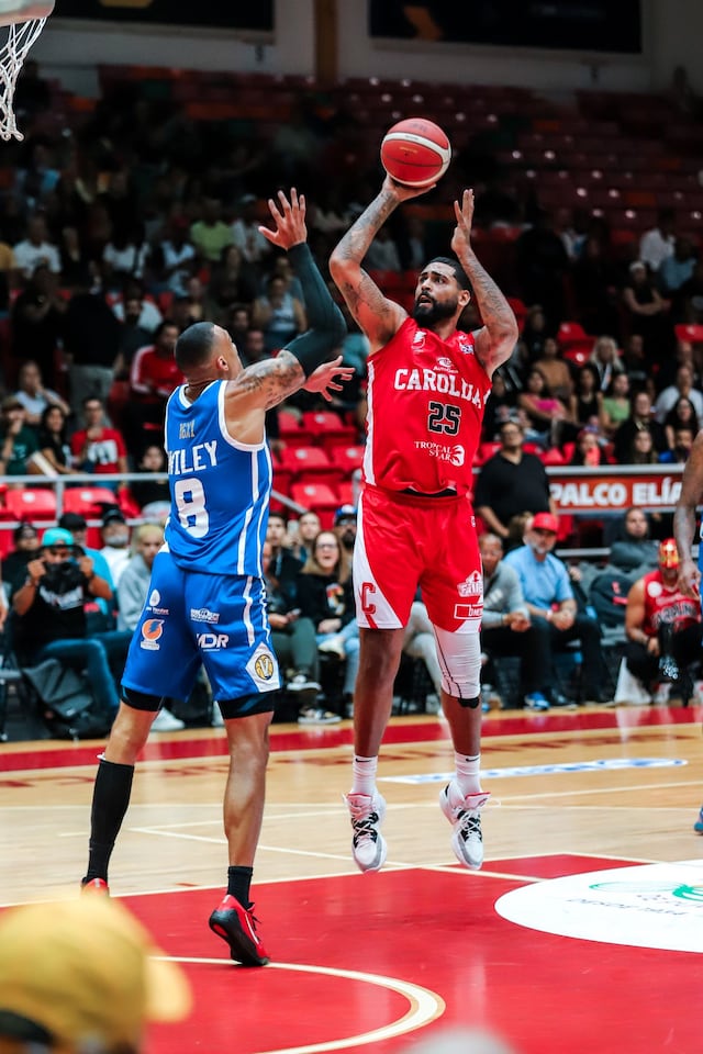 Gigantes caen ante los Vaqueros en Carolina