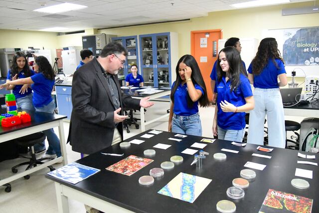 Departamento de Biología del RUM inaugura corredor didáctico e innovador laboratorio de investigación