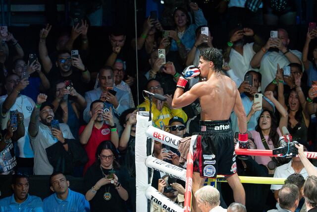 Celebran éxito en audiencia del combate de Xander Zayas por Wapa Deportes