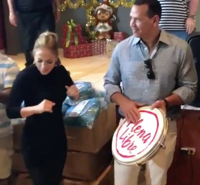JLo y ARod bailan al son de plena durante su visita a la isla