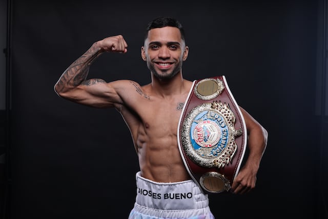 Oscar “El Pupilo” Collazo firma acuerdo con Rimas Sports