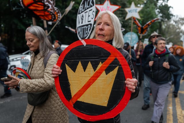 Más de 2,500 eventos de ‘No Kings’ impulsan el voto anticipado en Estados Unidos