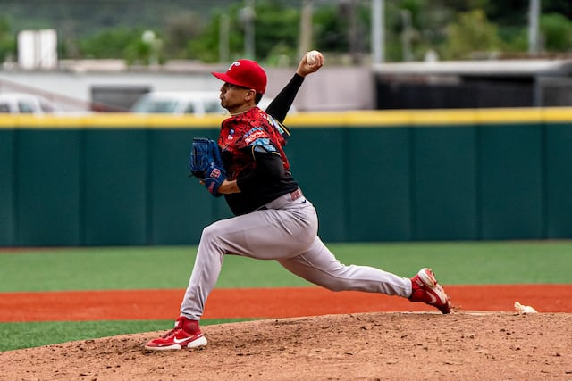 Caguas derrota a los Leones