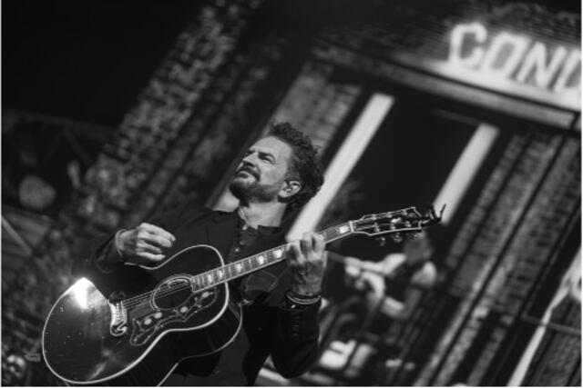 Arjona vuelve a cautivar a sus fans boricuas en el cierre de su gira en Puerto Rico