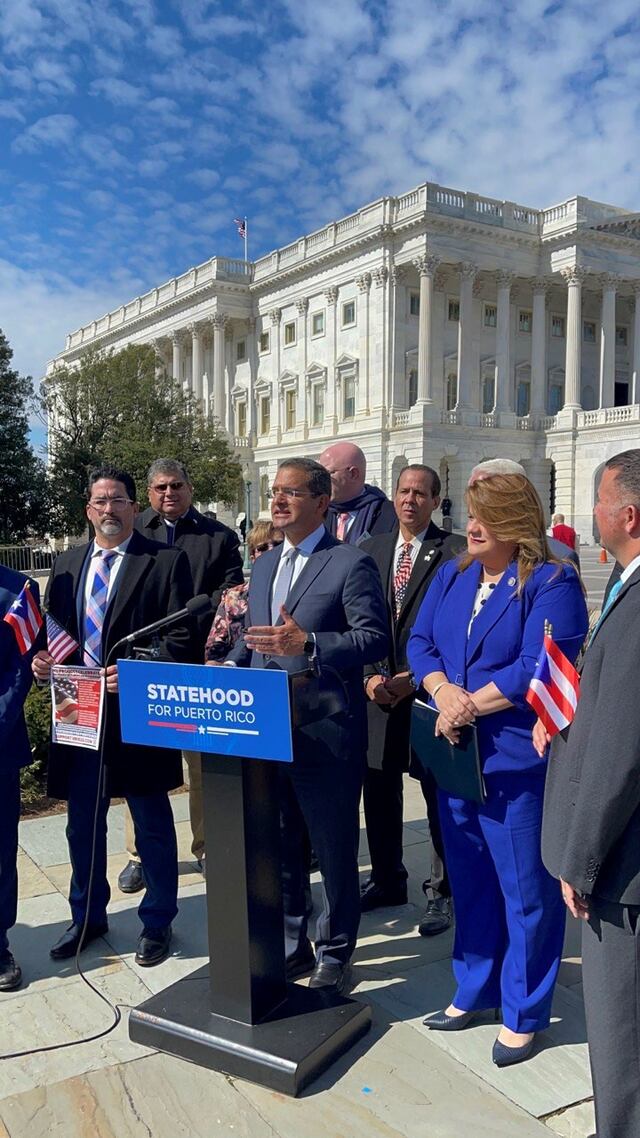Pierluisi celebra en la capital federal 105 años de la ciudadanía estadounidense