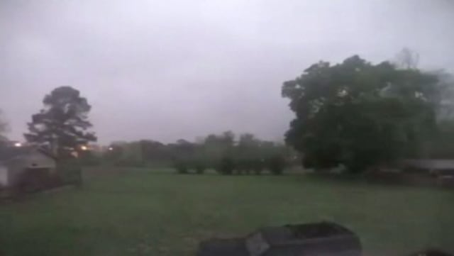 Estados Unidos: timelapse muestra un severo tornado que azota a Alabama